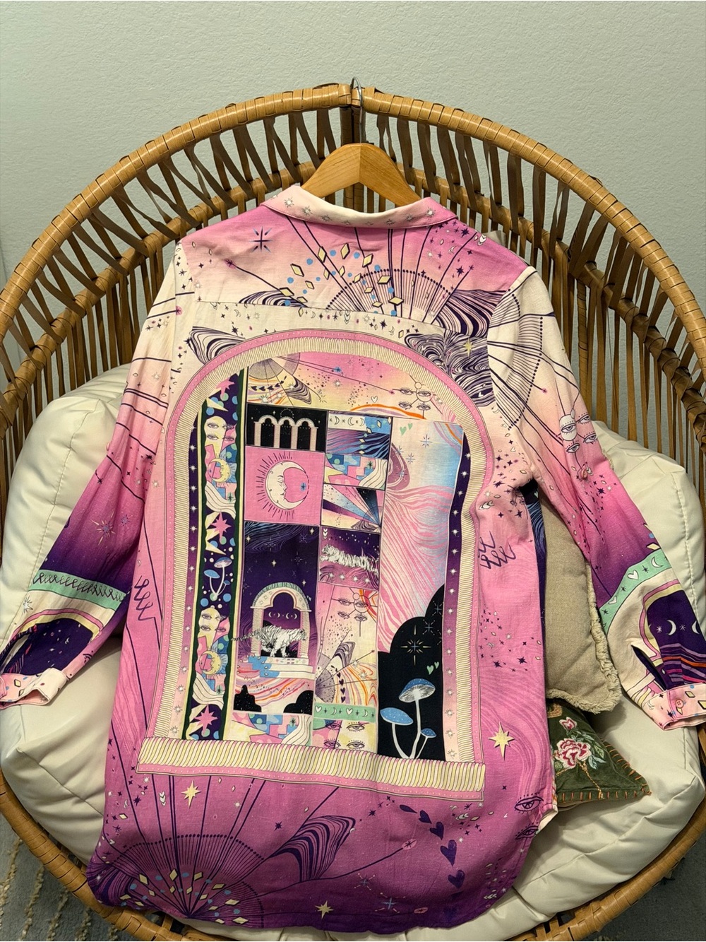 Agua Bendita Eter Crystal Shirt – Size Medium – NWOT – RARE Celestial Print - Picture 5 of 13